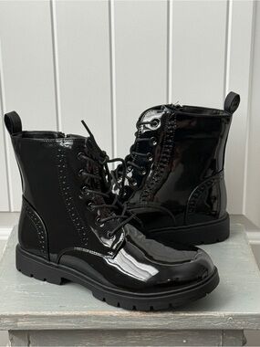 Dream Pairs Patent Combat Ankle Boots Glossy Black Finish Size 4 Youth